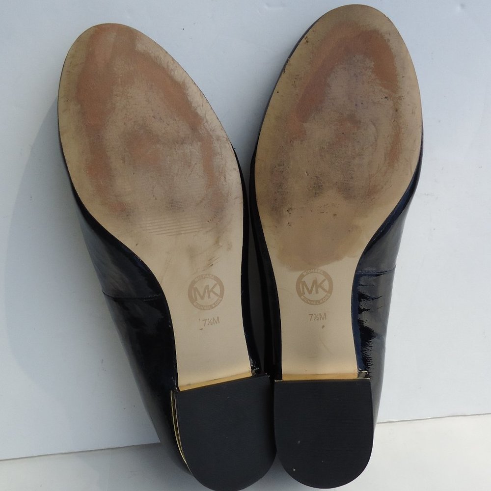 SIZE 7.5M. MICHAEL Michael Kors patent leather shoes. - Picture 11 of 16